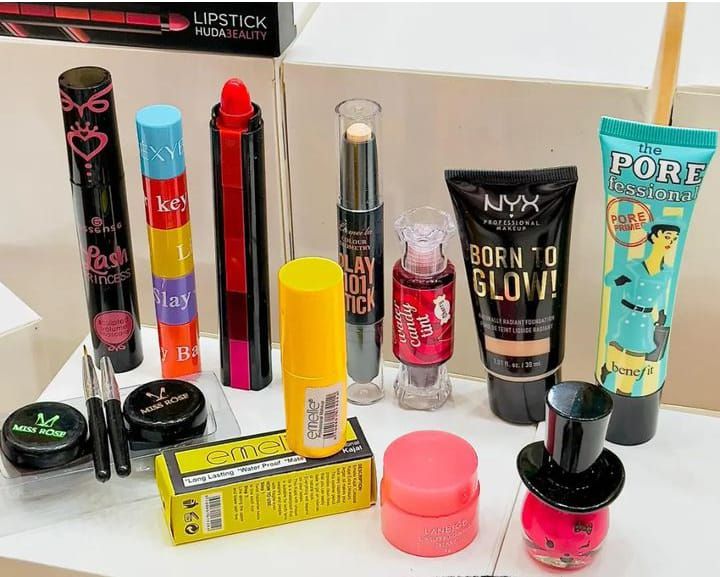 11 in 1 Makeup Deal  for women View Gallery - Pakistan