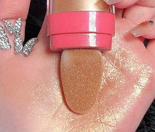 Shimmer highlighter  (random color) View Gallery - Pakistan