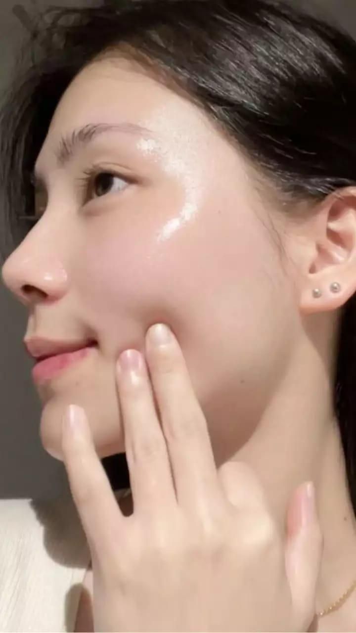 Korean glass skin pearl white serum (30 ml) View Gallery - Pakistan