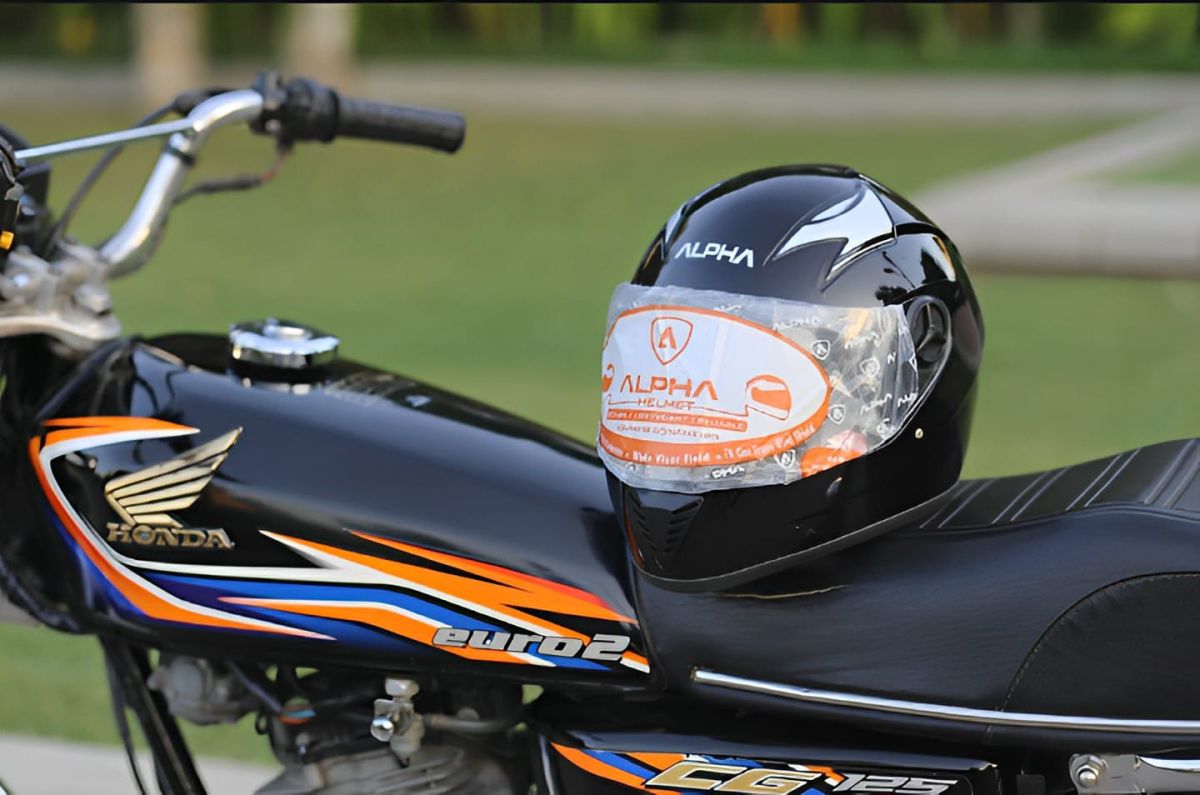 Helmet For Bike Comfortable Helmet For Bike Stylish Look New Design View Gallery - Pakistan