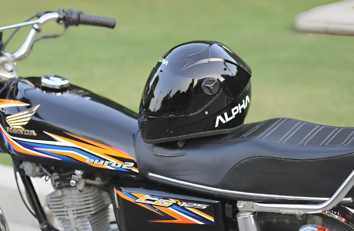 Helmet For Bike Comfortable Helmet For Bike Stylish Look New Design View Gallery - Pakistan