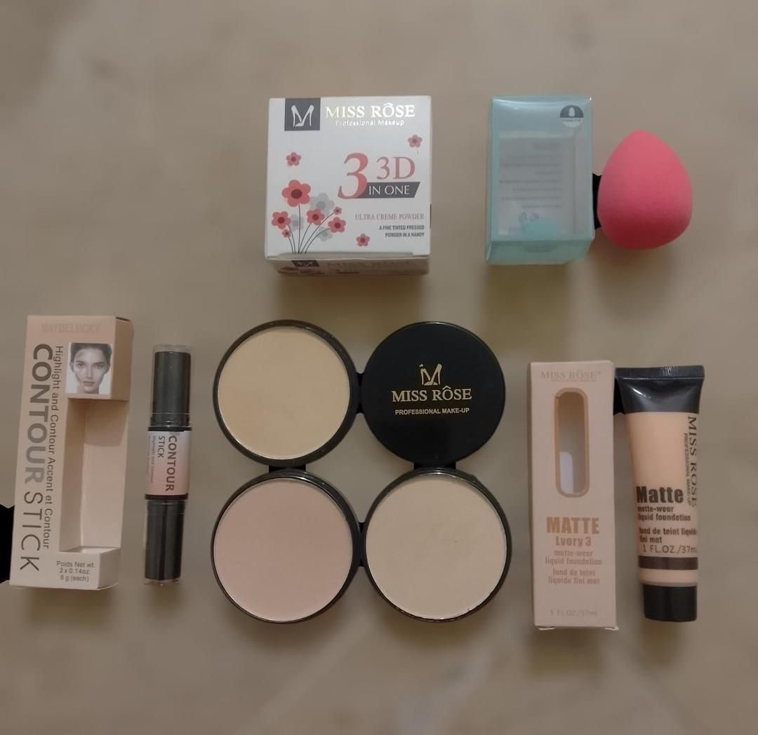 4 in 1 Deal Make Up Deal View Gallery - Pakistan