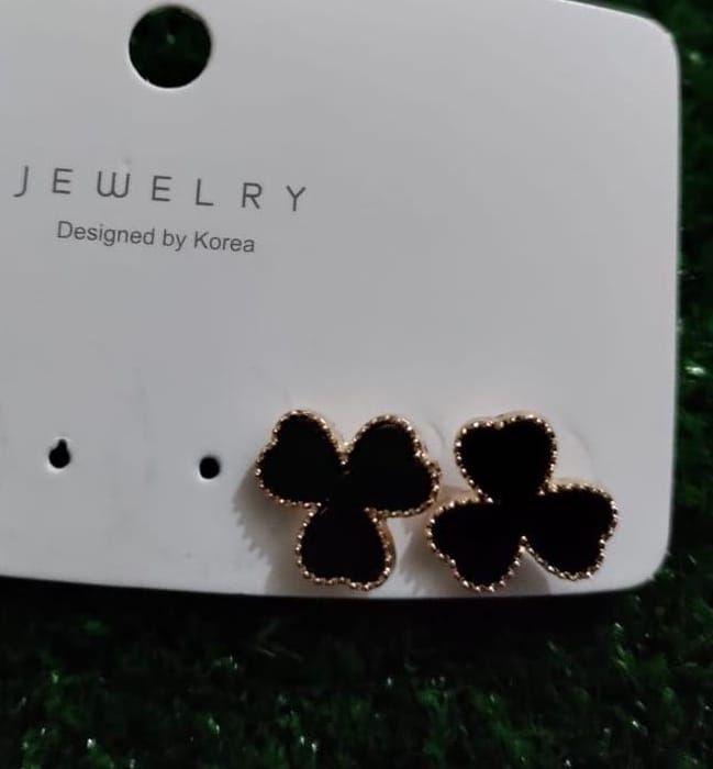 1 Pair Black  Mini hearts trending earrings View Gallery - Pakistan
