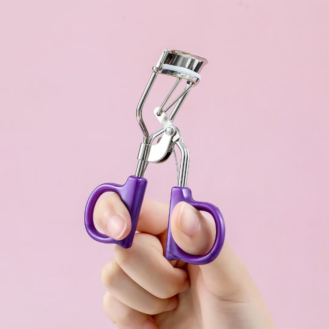 Eyelash Curler, Makeup Tool With Silicone Cushioned Curler Pad ,Creates Eye-Opening &amp; Lifted Lashes (random color) View Gallery - Pakistan