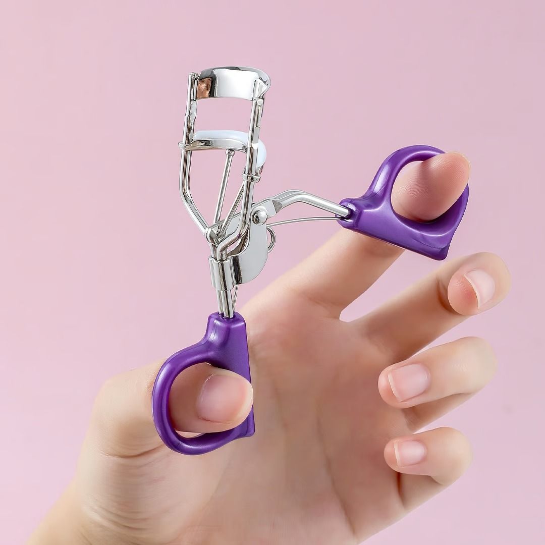 Eyelash Curler, Makeup Tool With Silicone Cushioned Curler Pad ,Creates Eye-Opening &amp; Lifted Lashes (random color) View Gallery - Pakistan