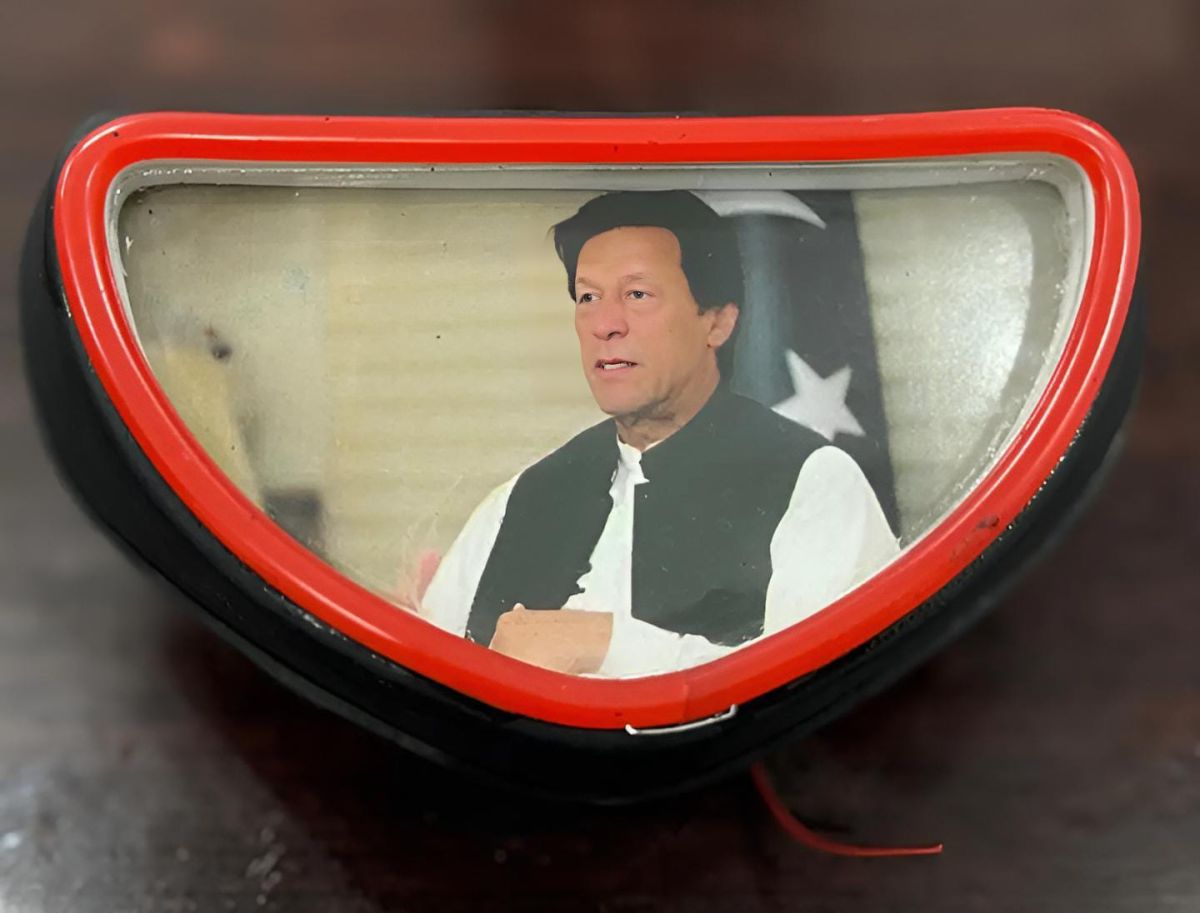 70 Motorcycle Back Light (Imran Khan) With DRL (Random pictures) View Gallery - Pakistan