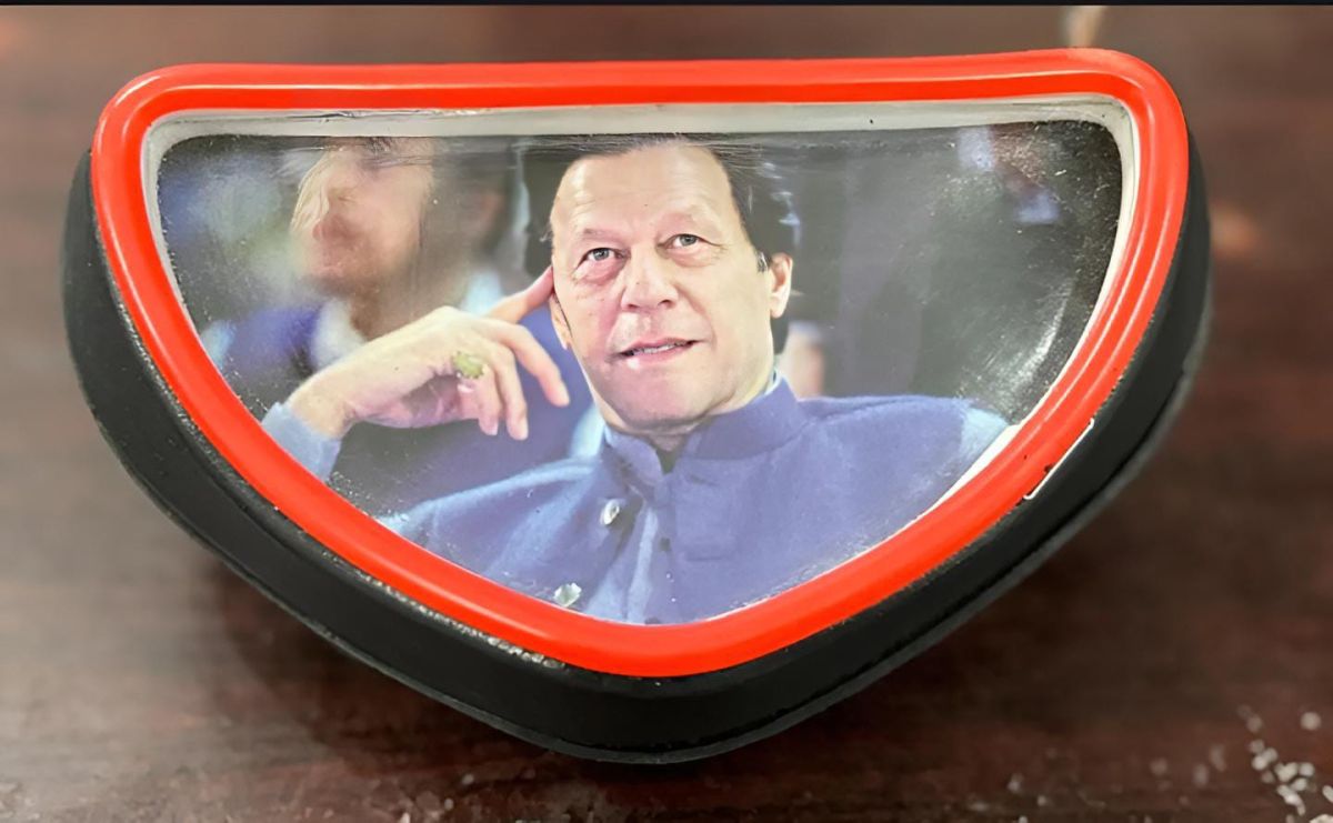 70 Motorcycle Back Light (Imran Khan) With DRL (Random pictures) View Gallery - Pakistan