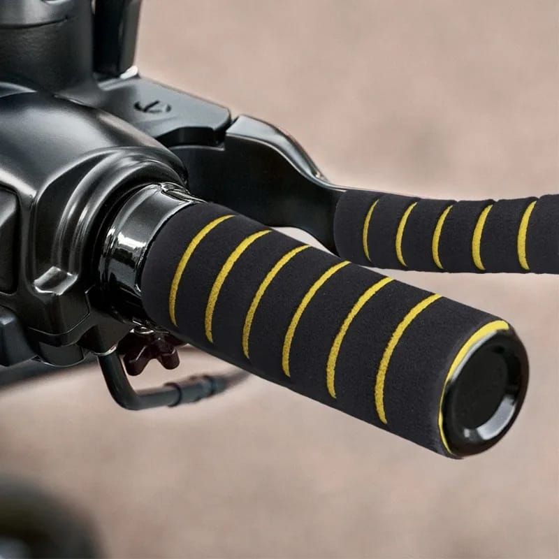 4pcs/Set Universal Grip Comfort Foam Handle Bar Motorcycle Bicycle Random Color View Gallery - Pakistan