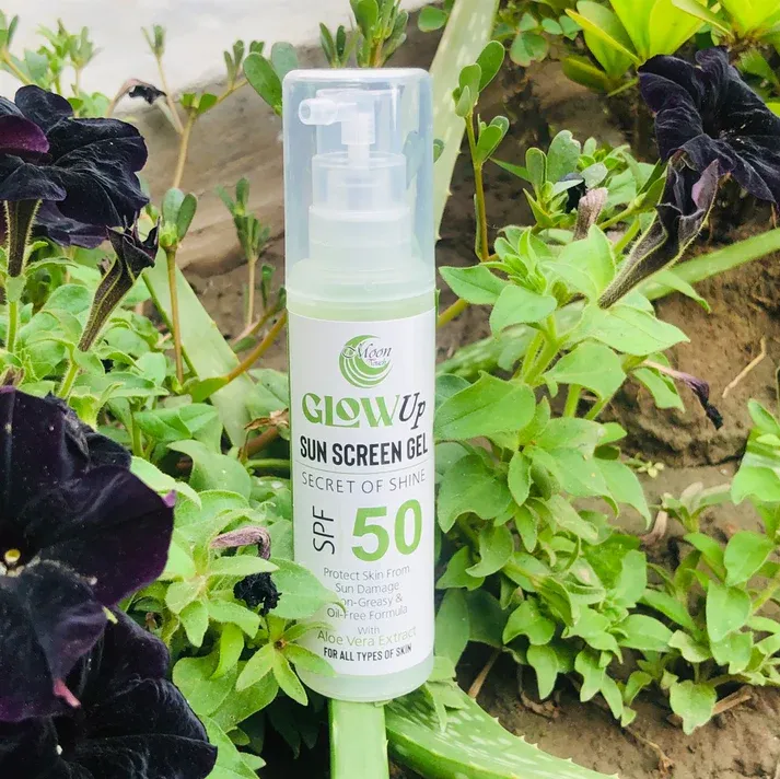 GLOWUP SUN SCREEN GEL SECRET OF SHINE 50 spf (50ml) View Gallery - Pakistan