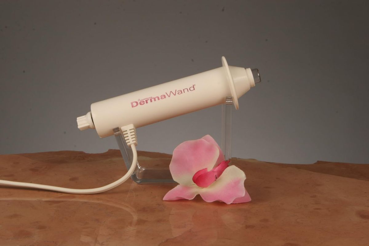 Deluxe Skin Quench Derma Vital Skincare, for Puffy eyes |Saggy Skin. View Gallery - Pakistan
