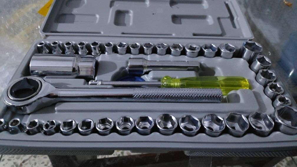 40pcs Aiwa Socket Wrench  Tool Kit &amp; Screwdriver And Socket Set View Gallery - Pakistan