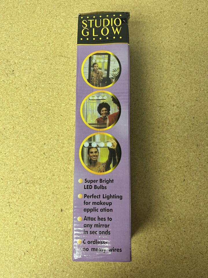 Studio Glow (4 Bulb Vanity Light) - Online Shopping in Pakistan - BUNDLIV