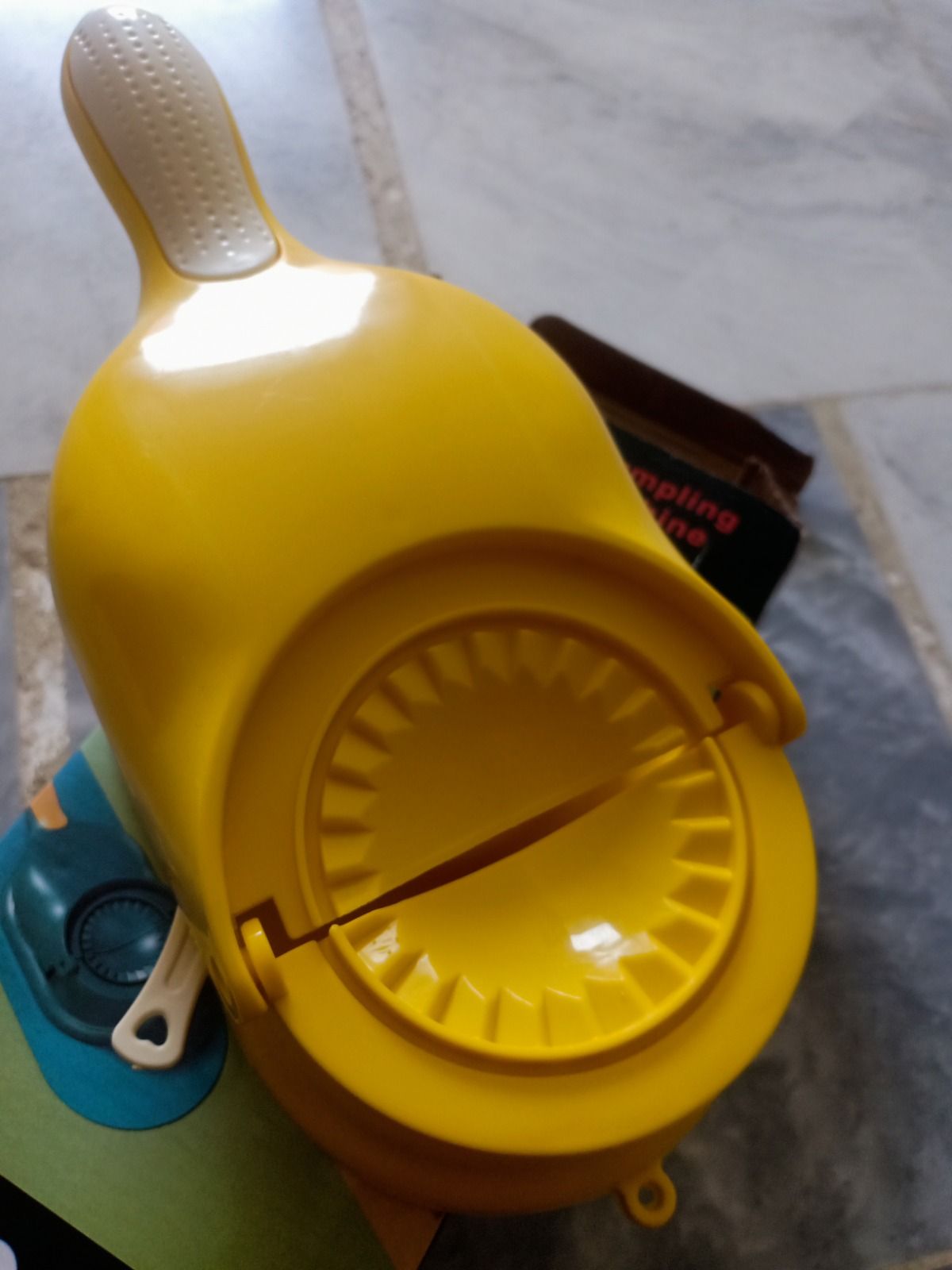 2-in-1 Dumpling Wrapper Tool Food Grade Manual Dumpling Wrapper Mold Labor-saving Baking Pastry Home Kitchen Gadget (random Color) (WITHOUT BOX) View Gallery - Pakistan