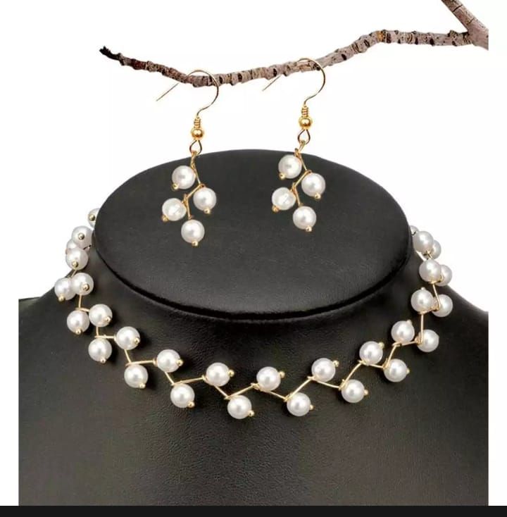 Zig Zag White Choker With Earrings - Online Shopping in Pakistan - BUNDLIV
