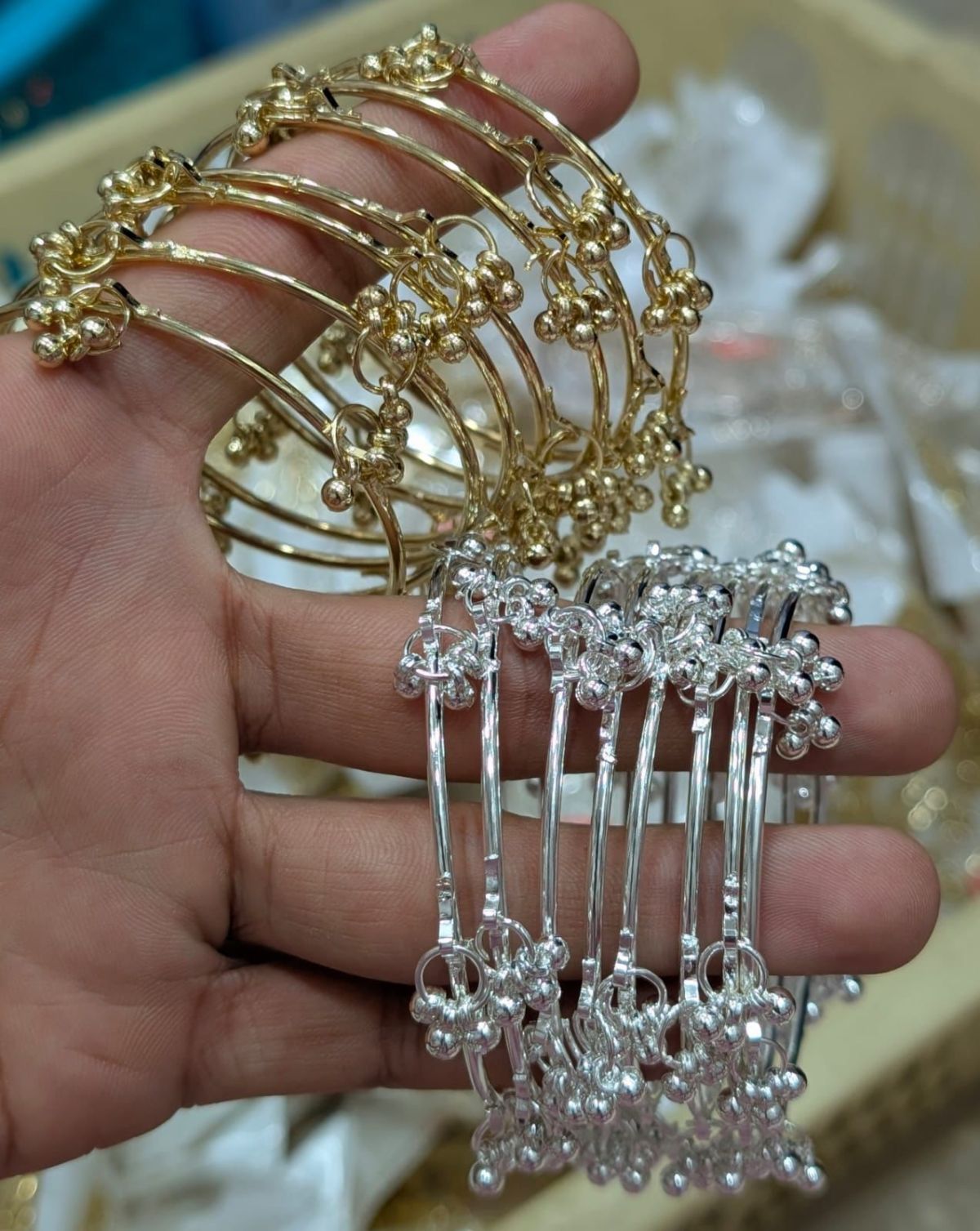 Kashmiri Chudi – Traditional Ethnic Bangles with Vibrant Colors and Intricate Designs Pack of 6 View Gallery - Pakistan