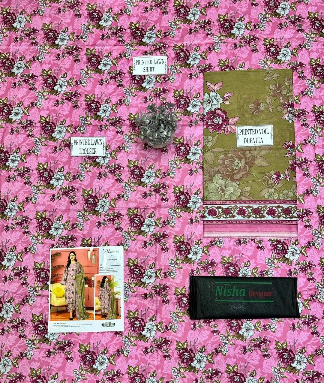 3 Pcs Women's Unstitched Printed Suit View Gallery - Pakistan