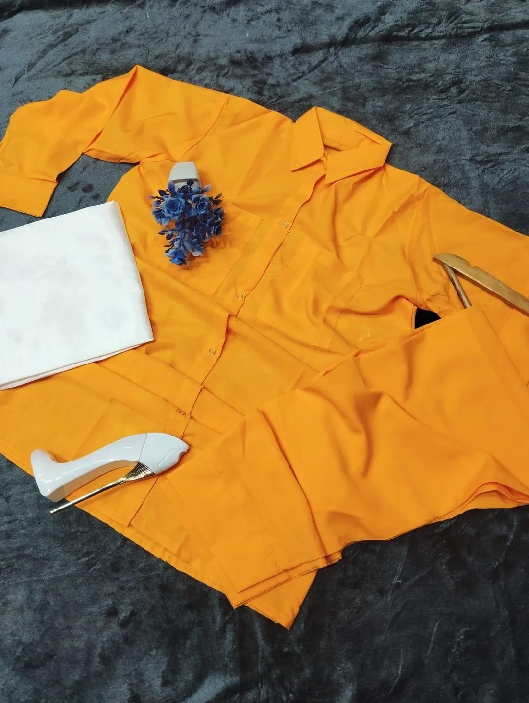 3 Pcs Women's Stitched Georgette Plain Gown Suit View Gallery - Pakistan